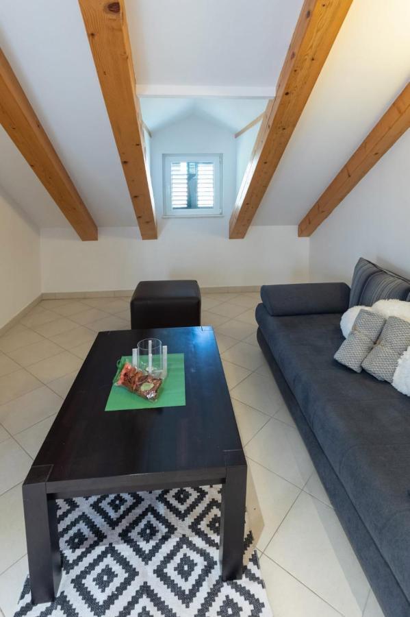 Emily Apartment Sudurad Bagian luar foto